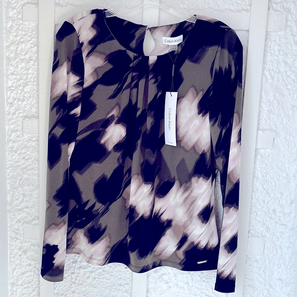 Calvin Klein NWT woman’s long sleeved multi color top size Medium Petite